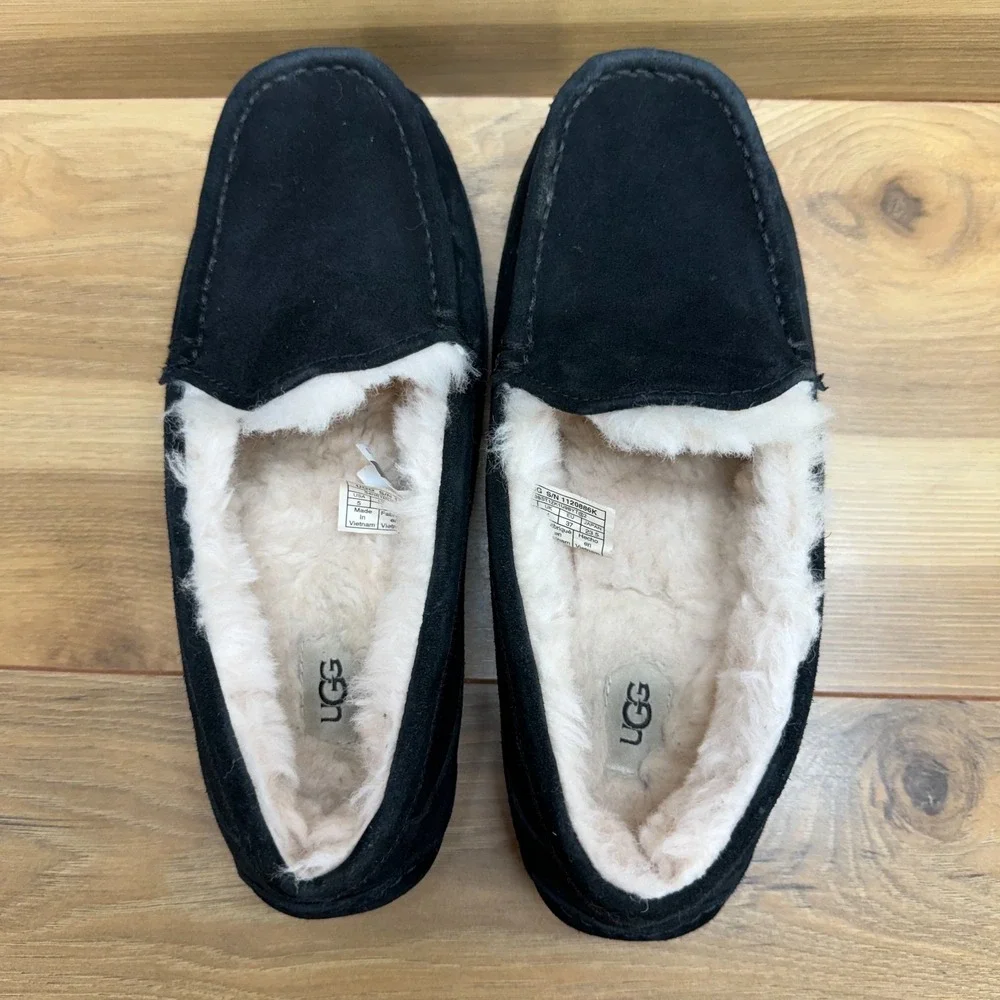 UGG Ascot Slippers Youth Girls Size 5 Black Suede Shearling Fur Lined